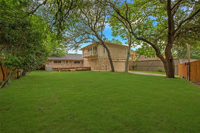 2631 Peavy Rd in Dallas, TX - Building Photo