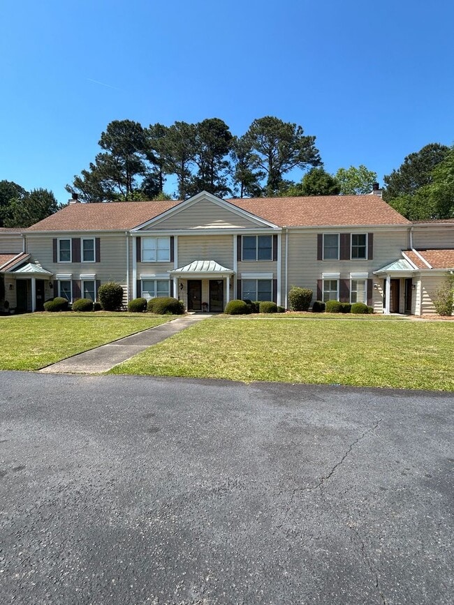 property at 1038 N Guignard Dr