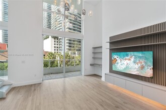 1080 Brickell Ave, Unit 307 in Miami, FL - Building Photo - Building Photo