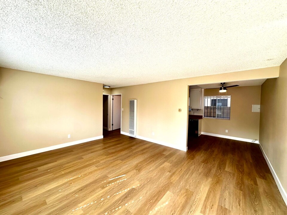 9618 Pacific Ave in Bellflower, CA - Building Photo