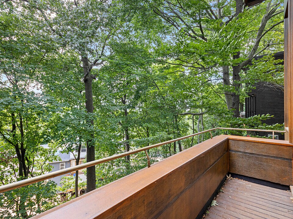 170 Rawson Rd, Unit #2 in Brookline, MA - Building Photo