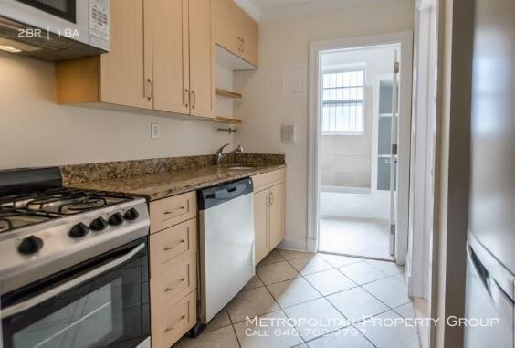 209 W 102nd St-Unit -5B in New York, NY - Building Photo