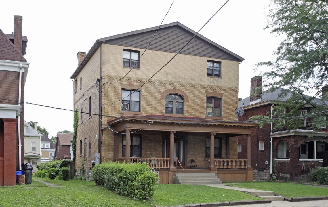 620 N Negley Ave in Pittsburgh, PA - Foto de edificio