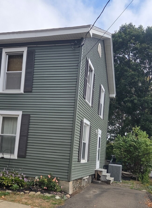 8 Church St, Unit 8 Church St in Hammondsport, NY - Building Photo - Building Photo