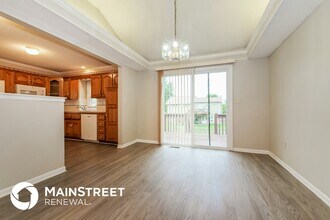 716 Feldspar St in Kearney, MO - Foto de edificio - Building Photo