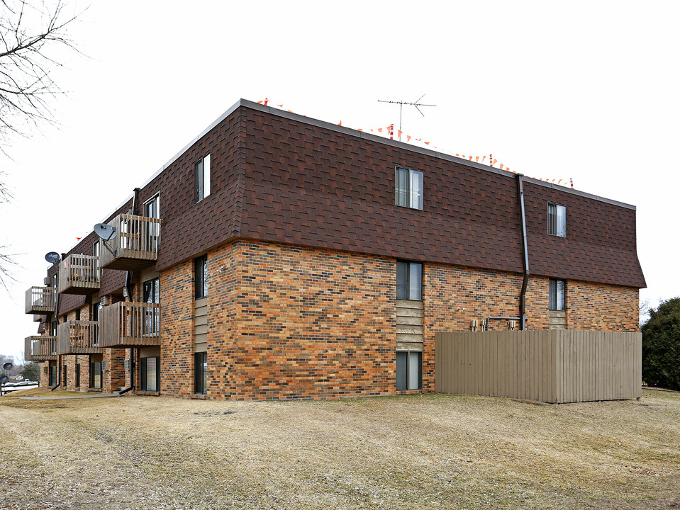 Washington Square in Monticello, MN - Building Photo