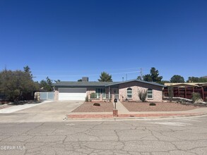 6709 Los Olivos Ct in El Paso, TX - Building Photo - Building Photo