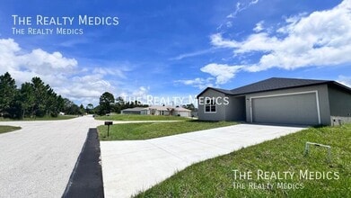 3175 Torrence Ave SE in Palm Bay, FL - Building Photo - Building Photo