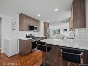 1428 Bennaville Ave in Birmingham, MI - Building Photo - Building Photo