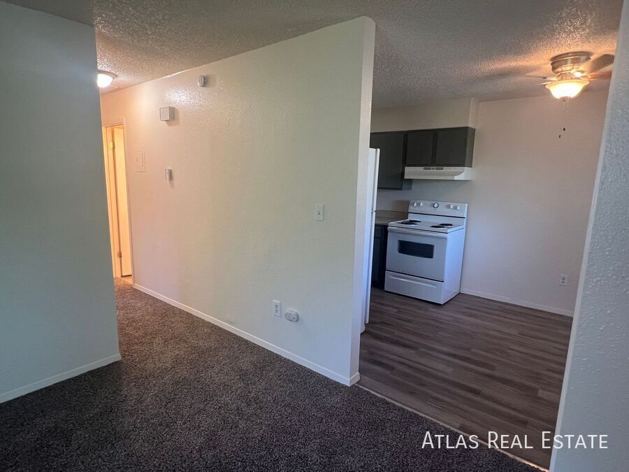 405 St Vrain Pl in Colorado Springs, CO - Building Photo