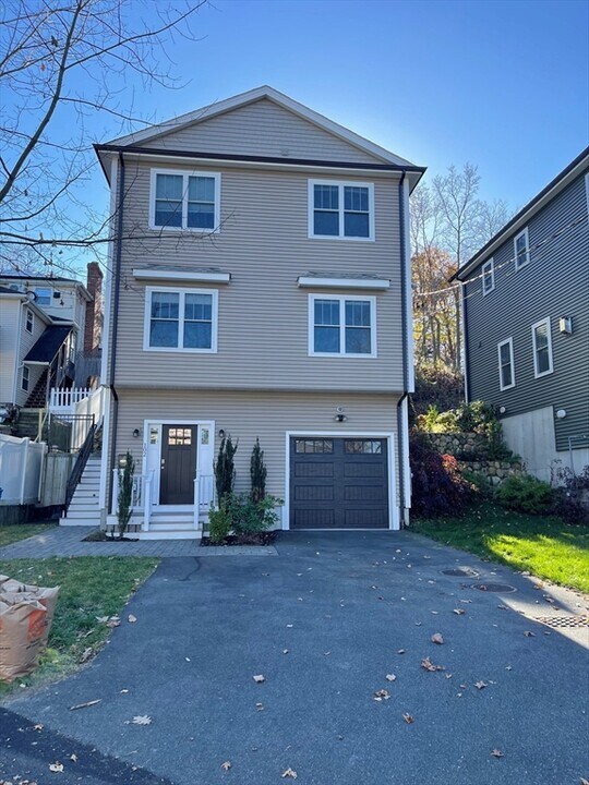 102 Milner St in Waltham, MA - Building Photo