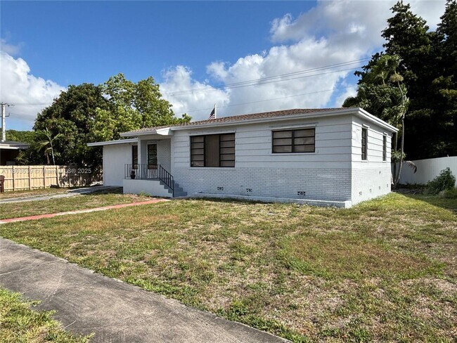 191 W 59th St in Hialeah, FL - Building Photo - Building Photo