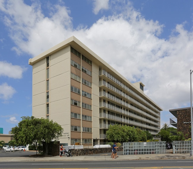 Holiday Parkway in Honolulu, HI - Foto de edificio - Building Photo