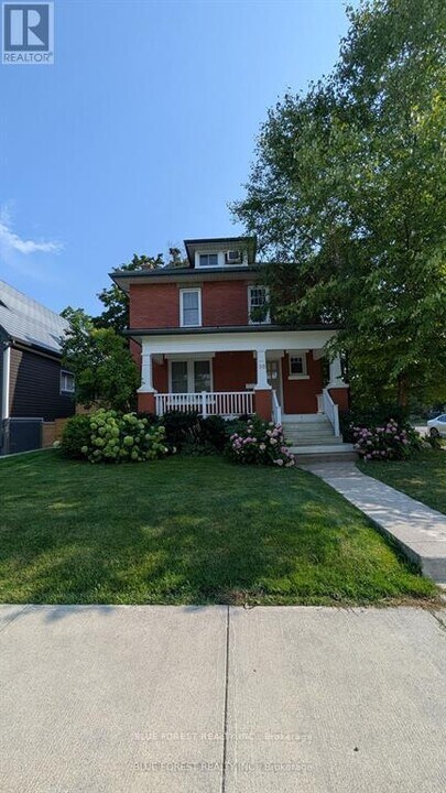 35 Cliftonvale Ave in London, ON - Building Photo