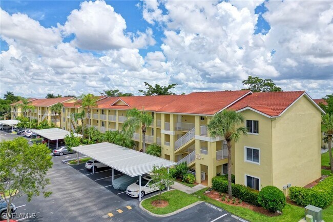 8244 Key Royal Cir in Naples, FL - Building Photo - Building Photo