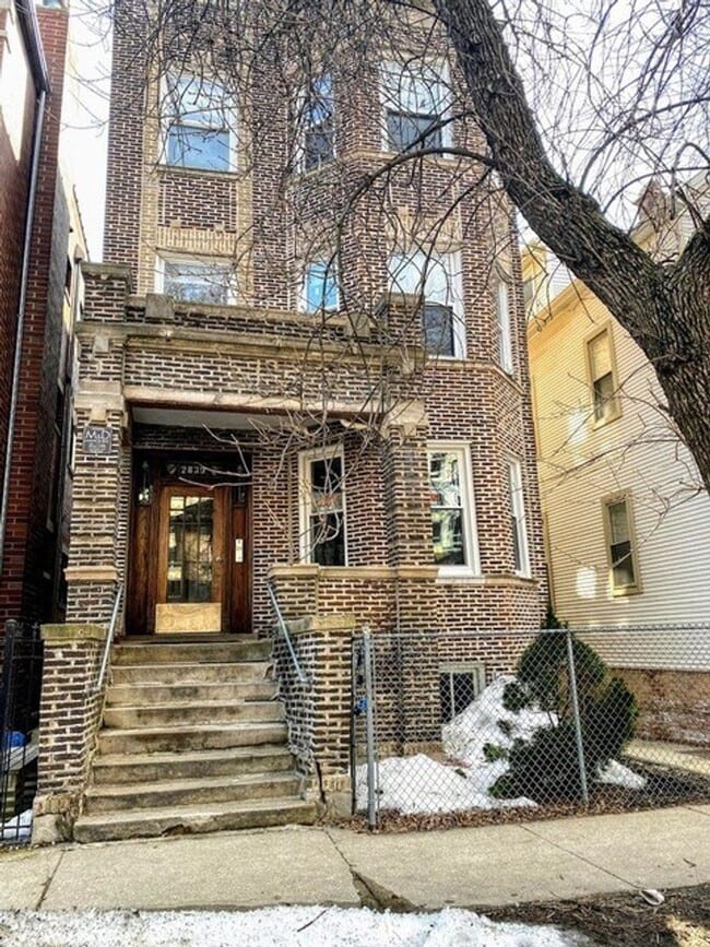 property at 2839 W Lyndale St