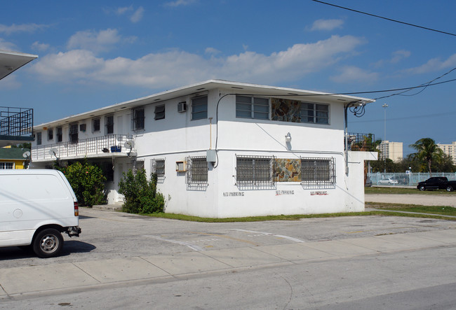 1641 NW 5th St in Miami, FL - Building Photo - Building Photo