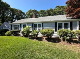 113 Signal Hill Dr in Dennis, MA - Building Photo