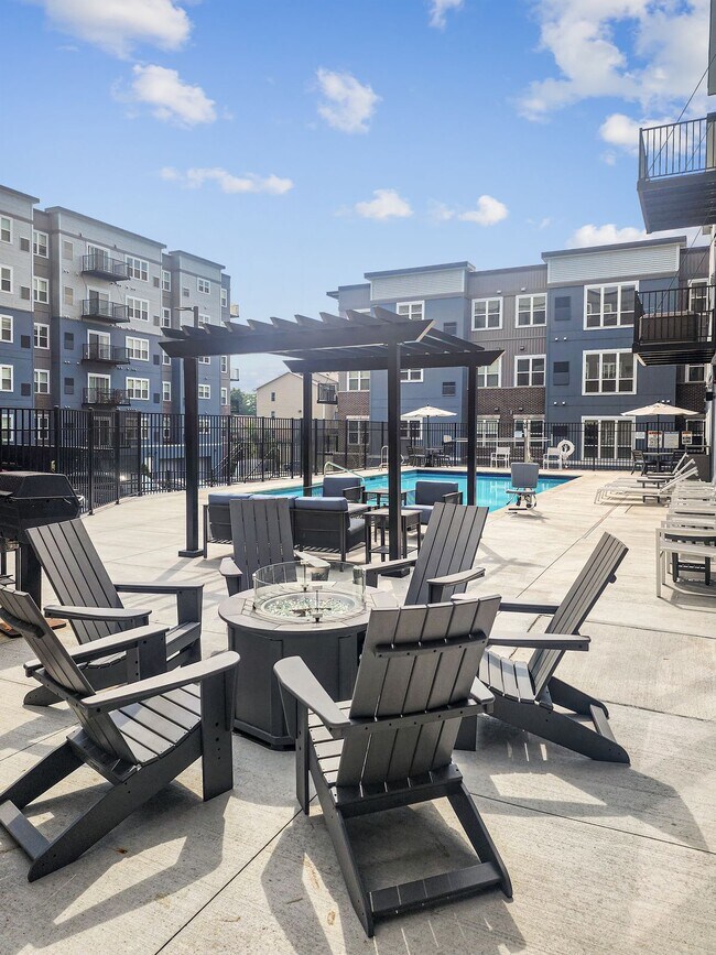 Novo in Richfield, MN - Foto de edificio - Building Photo