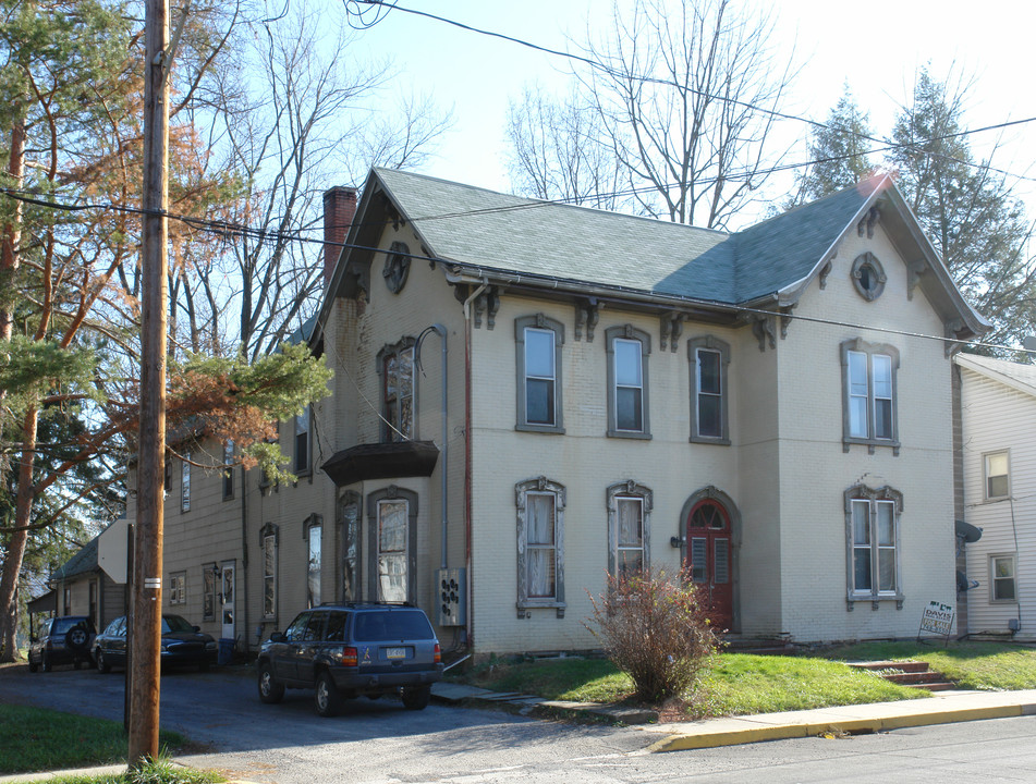 417 S Main St in Jersey Shore, PA - Building Photo