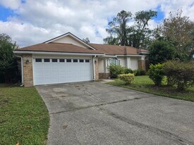 2169 Saint Martins Dr W in Jacksonville, FL - Building Photo