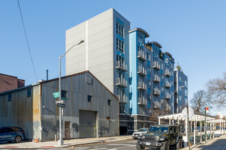 Aqua in Brooklyn, NY - Foto de edificio - Building Photo