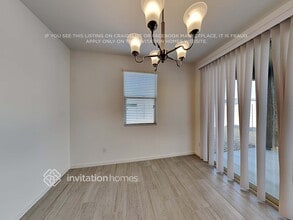17692 W Fetlock Trail in Surprise, AZ - Foto de edificio - Building Photo