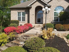 114 Oohleeno Way in Loudon, TN - Building Photo