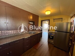 498 E 17th St in Idaho Falls, ID - Foto de edificio - Building Photo