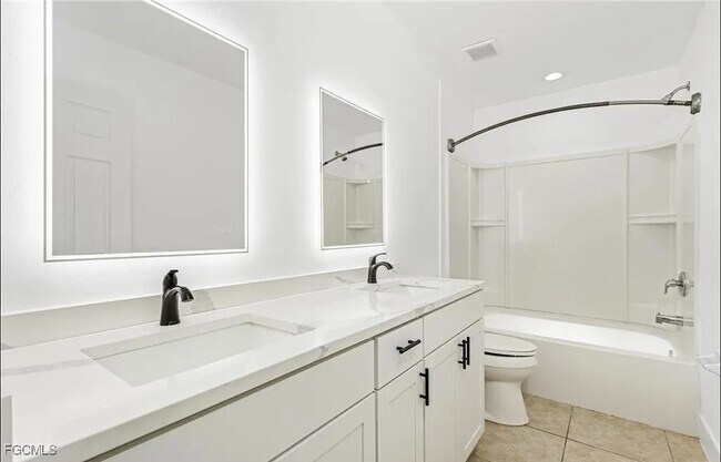 306 Shadow Lakes Dr in Lehigh Acres, FL - Building Photo - Building Photo