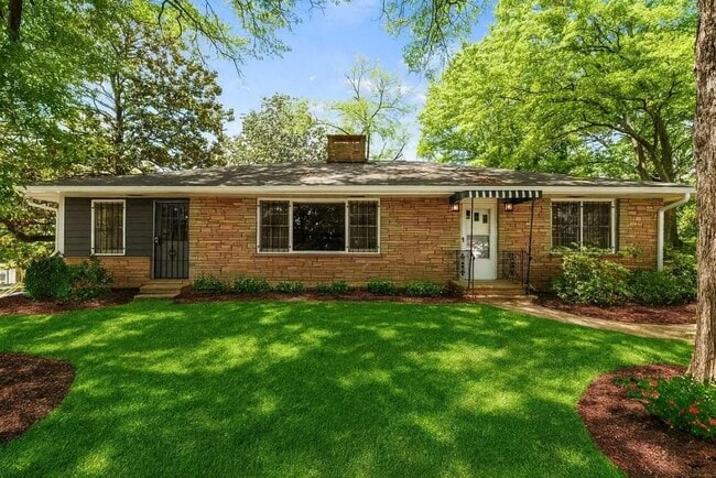 property at 1930 Hollywood Rd NW