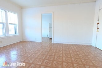 2234 W Wilson Ave, Unit J00W in Chicago, IL - Building Photo - Building Photo