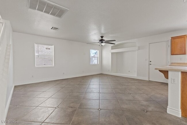 1676 Victor Hugo Ln in Las Vegas, NV - Building Photo - Building Photo