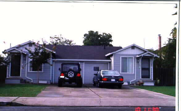 1404-1406 Kentfield Ave in Redwood City, CA - Foto de edificio - Building Photo