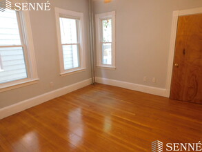 1541 Cambridge St, Unit 1 in Cambridge, MA - Building Photo - Building Photo