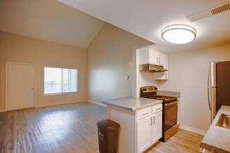 Villa Serena Apartments in Albuquerque, NM - Building Photo - Building Photo