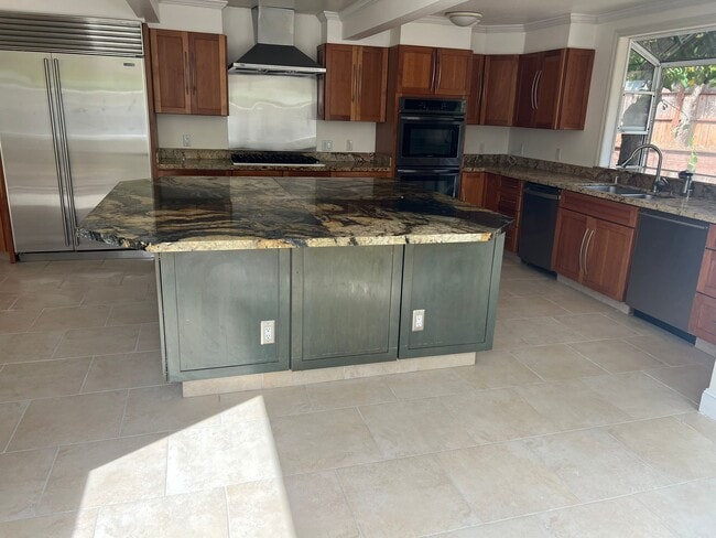 6 Mount Hood Ct in San Rafael, CA - Building Photo - Building Photo