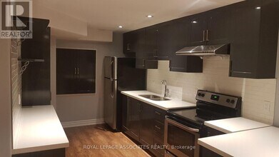 487 Rougewalk Dr in Pickering, ON - Building Photo - Building Photo