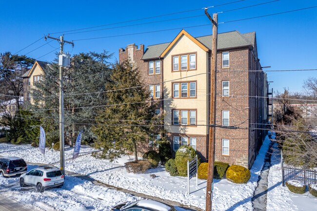 English Manor Apartments