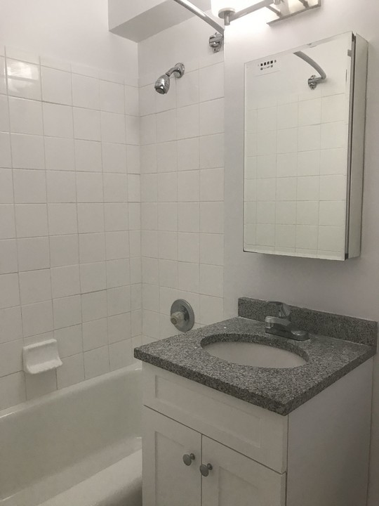 123-60 83rd Ave in Queens, NY - Building Photo