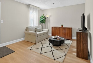 The Shelton Grove in Shelton, CT - Foto de edificio - Building Photo