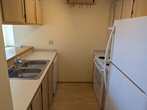 4540 45th Ave SW, Unit Westerly in Seattle, WA - Foto de edificio - Building Photo