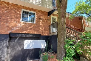 834 Oranmore St in Pittsburgh, PA - Building Photo