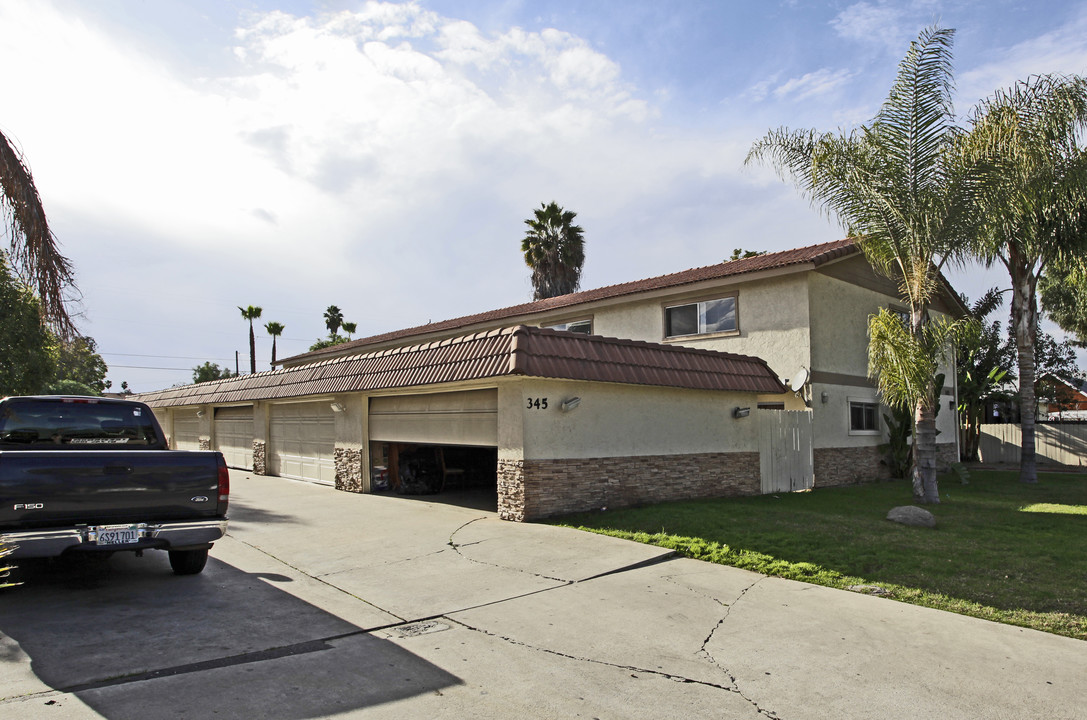 Juniper Street Townhomes in Escondido, CA - Building Photo