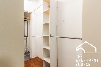 3036 N Seminary Ave, Unit 4 in Chicago, IL - Building Photo - Building Photo