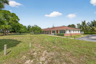 8585 SE Church St in Hobe Sound, FL - Building Photo - Building Photo