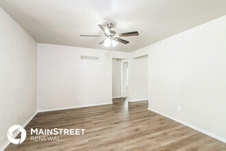 4 Inverness Ct, Unit 9308 in St. Peters, MO - Building Photo - Building Photo