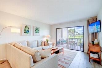 5553 NE Gulfstream Way in Stuart, FL - Building Photo - Building Photo