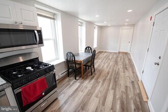 409 Hermitage St in Philadelphia, PA - Building Photo - Building Photo