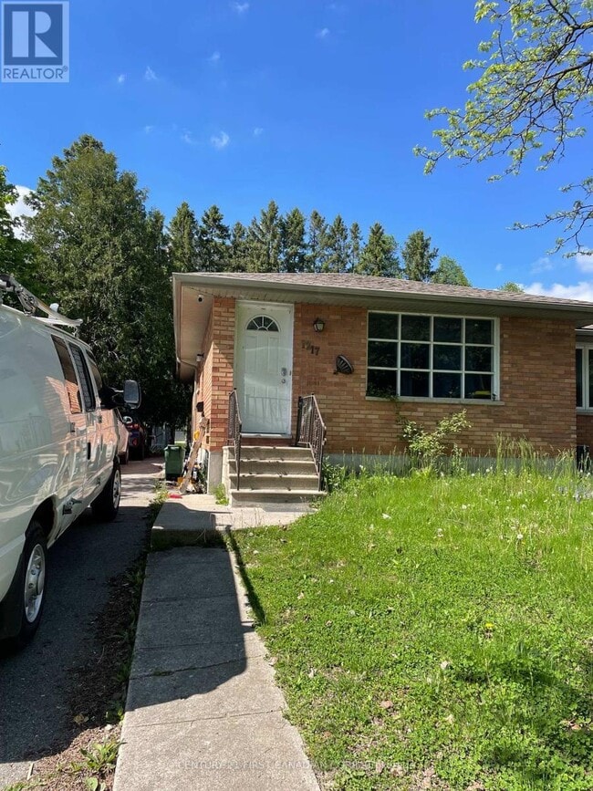 property at 1217 Victoria Dr